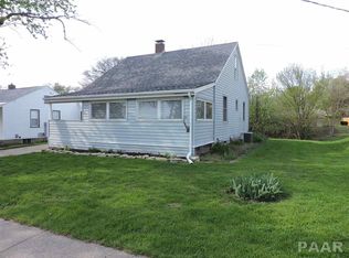 1107 W Willow Ln, Peoria, IL 61614