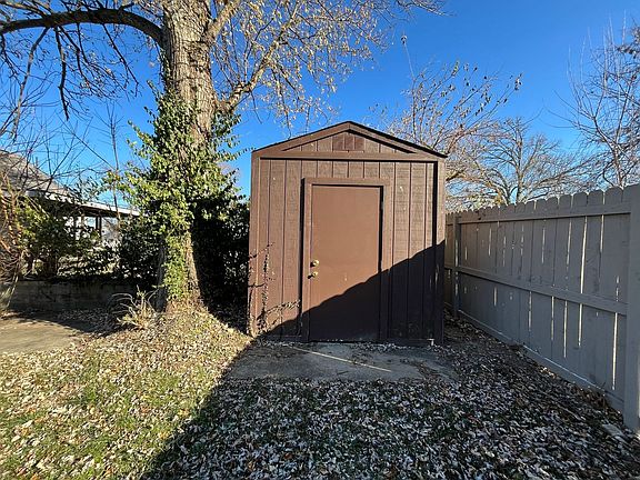 3rd image of 2401 Roosevelt Ave