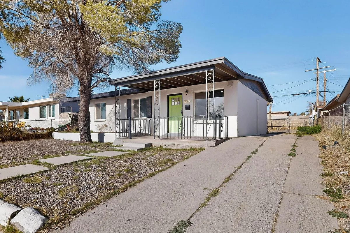 Building Photo - 6203 Trowbridge Dr