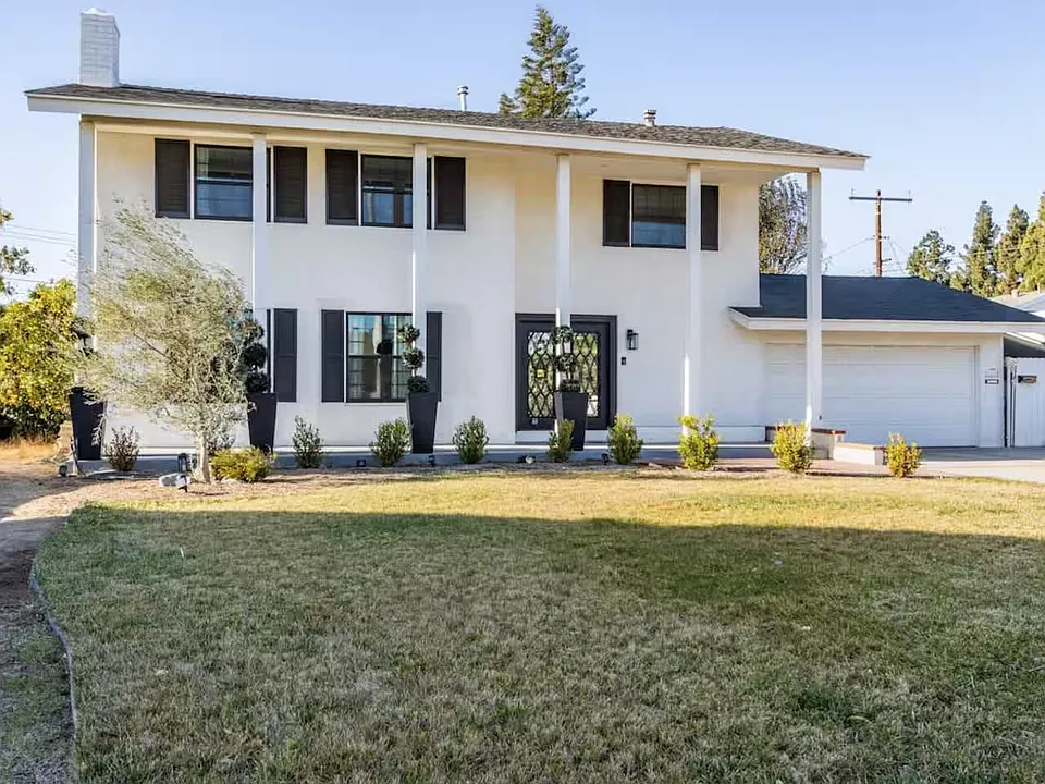 2123 Mary Way