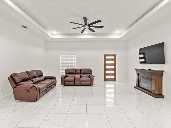 3rd image of 23232 Verde Ave