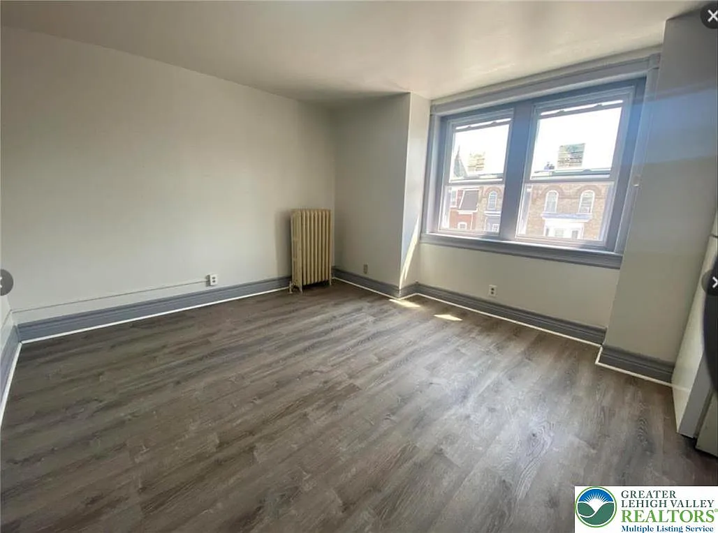 1 bed, 1.0 bath, 600 sqft, $895 — Photo 4