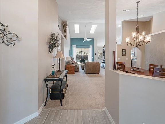 4th image of 819 Royalwood Ln
