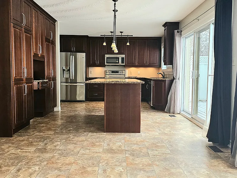 210 Main St — Photo 7