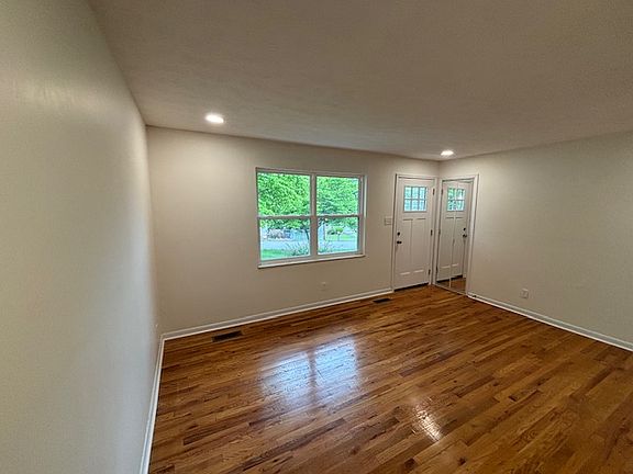 Family Room/Entry