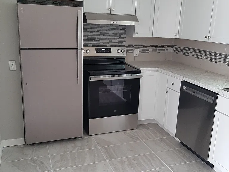 831 N Hamilton St #1 — Photo 3
