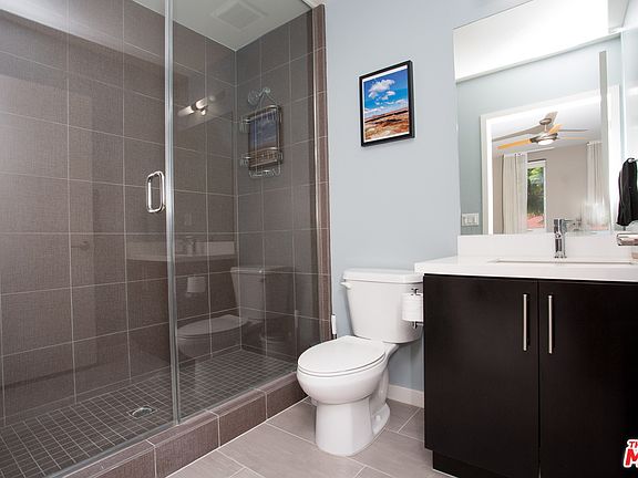 5th image of 2930 Rowena Ave #5