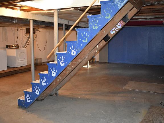 4th image of 1520 W Bethel Ave