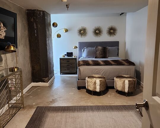 4th image of 711 S Olive St APT 203