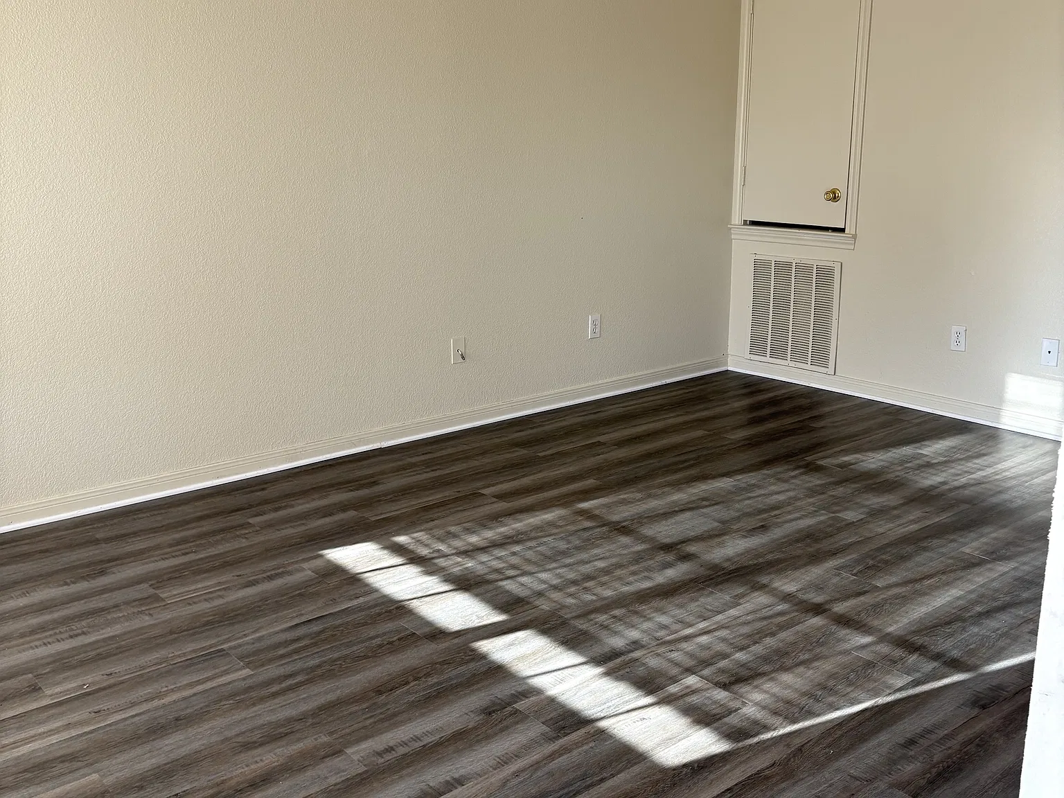 3807 YS Pak Ct - C — Photo 2