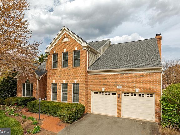 3rd image of 2501 Tallyrand Ct