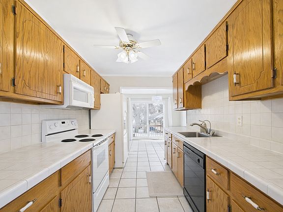 5th image of 406 Franklin St S