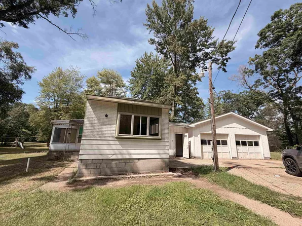2303 W Edgewood St, Farwell, MI 48622