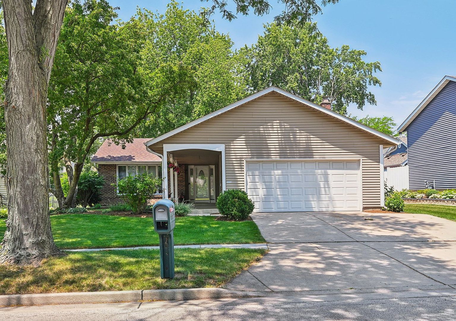 120 S Deerpath Dr, Vernon Hills, IL 60061 Zillow