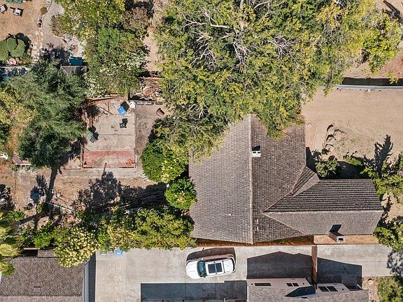 4th image of 1111 Pine Ave