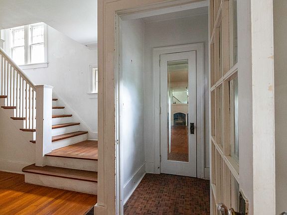 4th image of 1011 Alto Ave SE