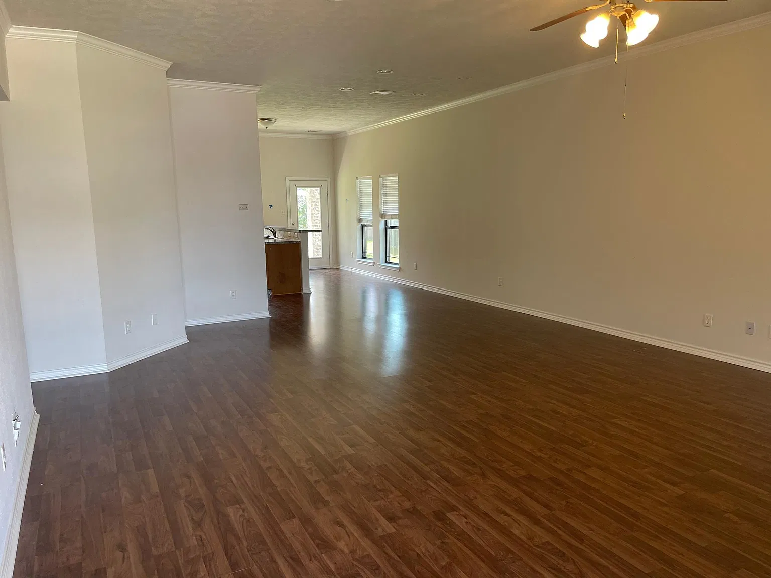 4 bed, 1875 sqft, $2,300 — Photo 4