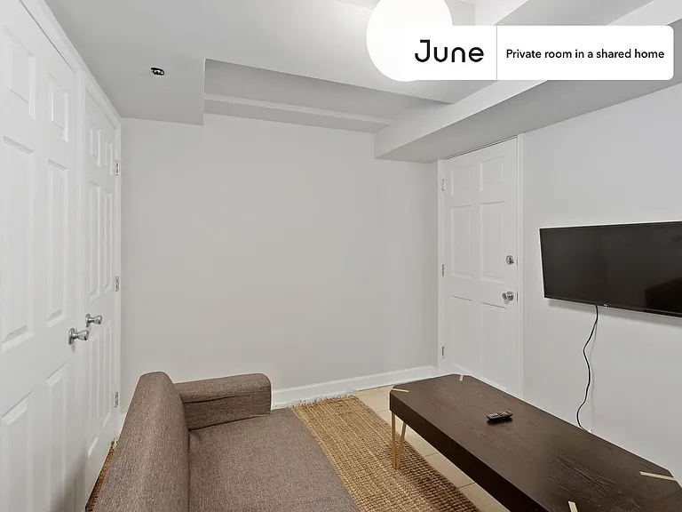 1334 Newton St NE #A — Photo 5