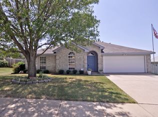 4800 Bradley Ln, Arlington, TX 76017
