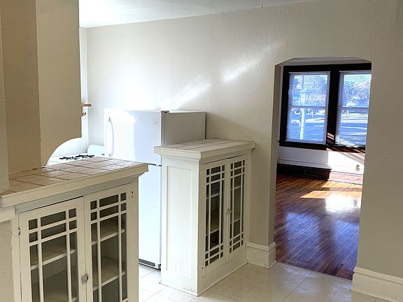 3rd image of 1576 Portland Ave #5587992