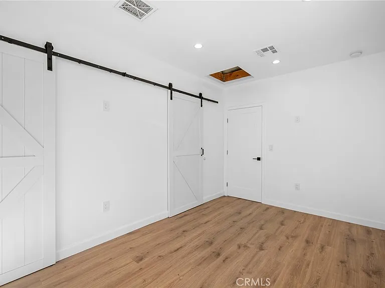 14298 Van Nuys Blvd — Photo 14