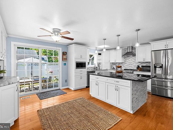 2nd image of 607 Amoss Rd