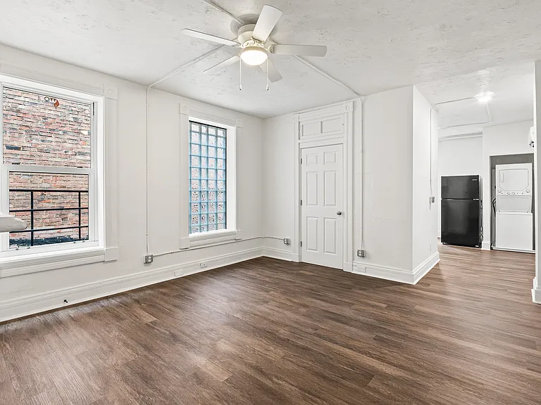427 Whiteman St #4 — Photo 6