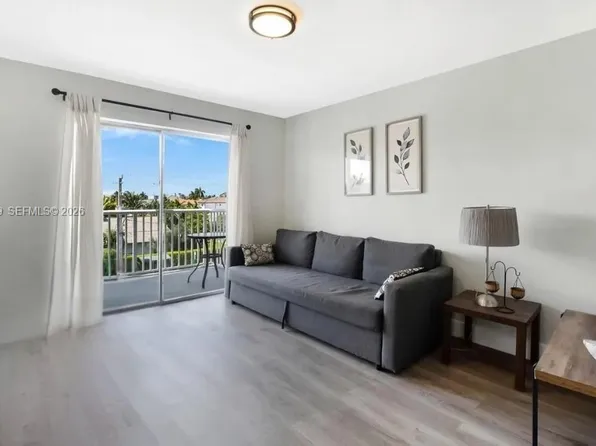 3527 NE 168th St APT 409, North Miami Beach, FL 33160