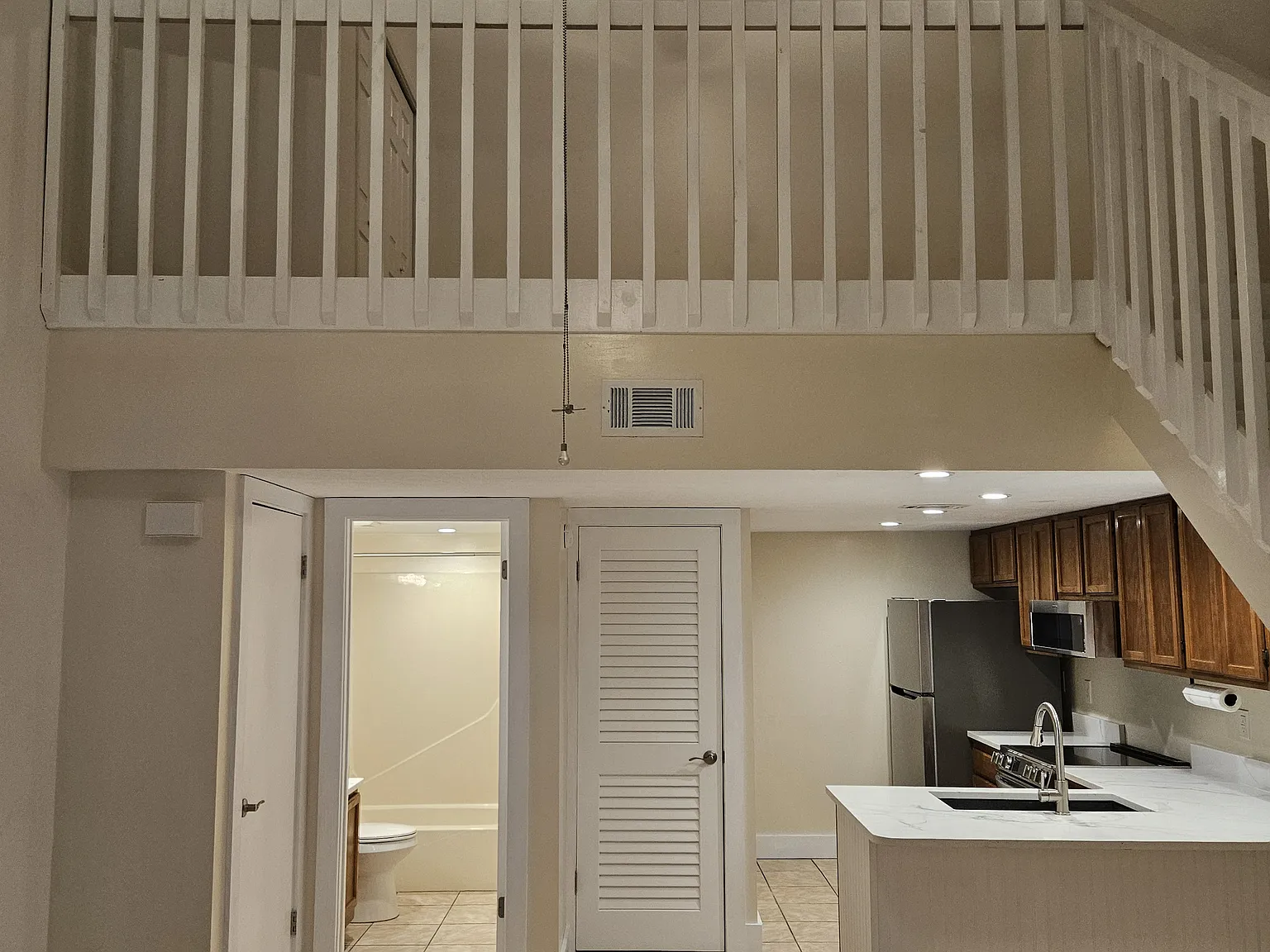 1 bed, 740 sqft, $1,400 — Photo 2