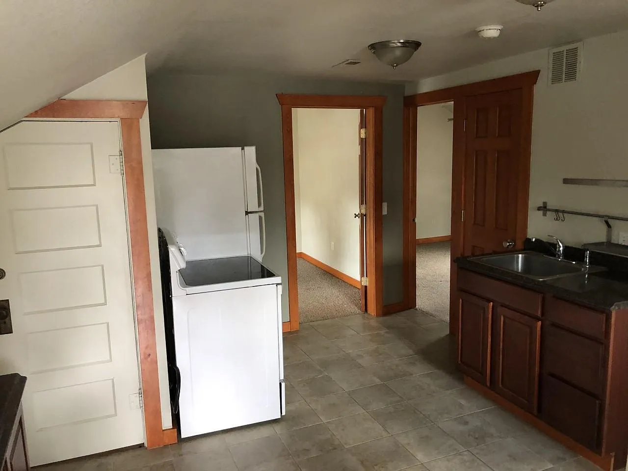 2 bed, 700 sqft, $1,500 — Photo 3