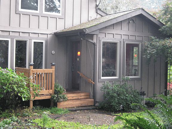 Upper South Entrance