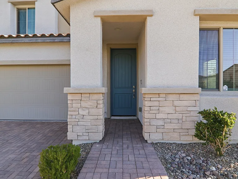 3158 Molinos Dr — Photo 4