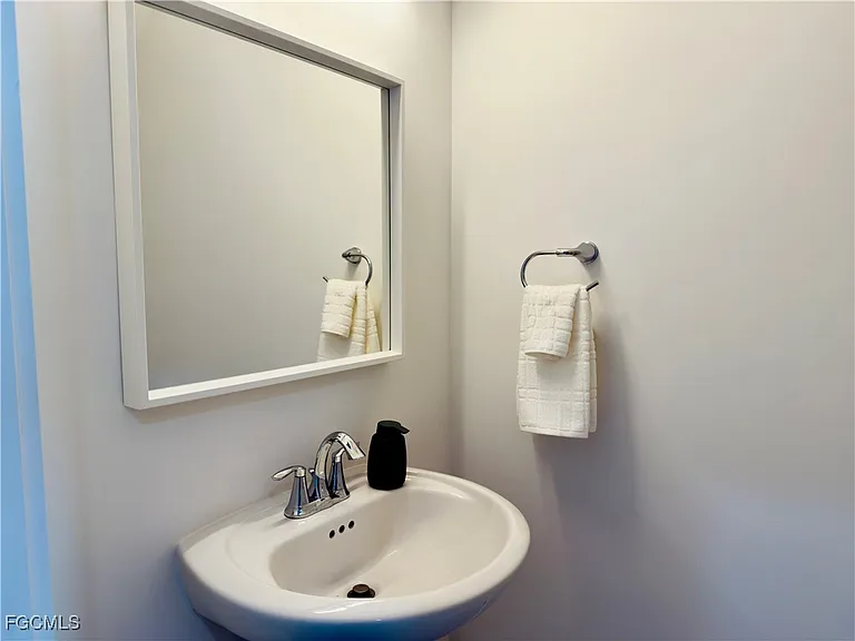 5865 Shell Cove Dr #105 — Photo 21