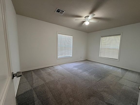 5th image of 613 W Estes Ave
