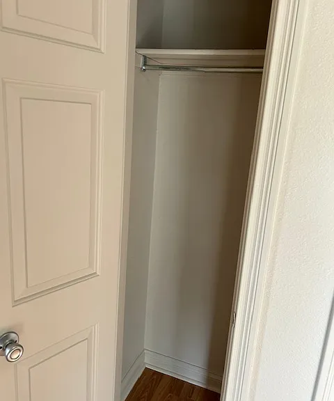 6884 Lexington Dr — Photo 46