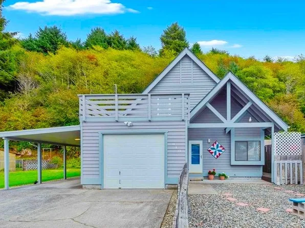 640 Clearlake Ave, Winchester Bay, OR 97467