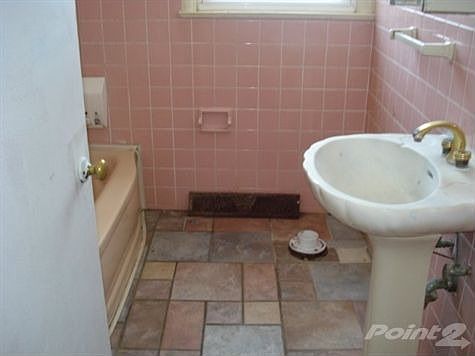 4th image of 1265 Orchid St