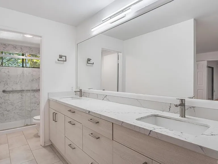 8880 Villa La Jolla Dr — Photo 10