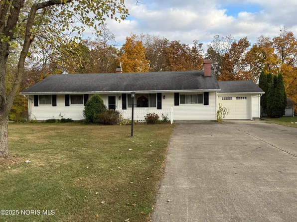 1711 Crestwood Dr, Defiance, OH 43512