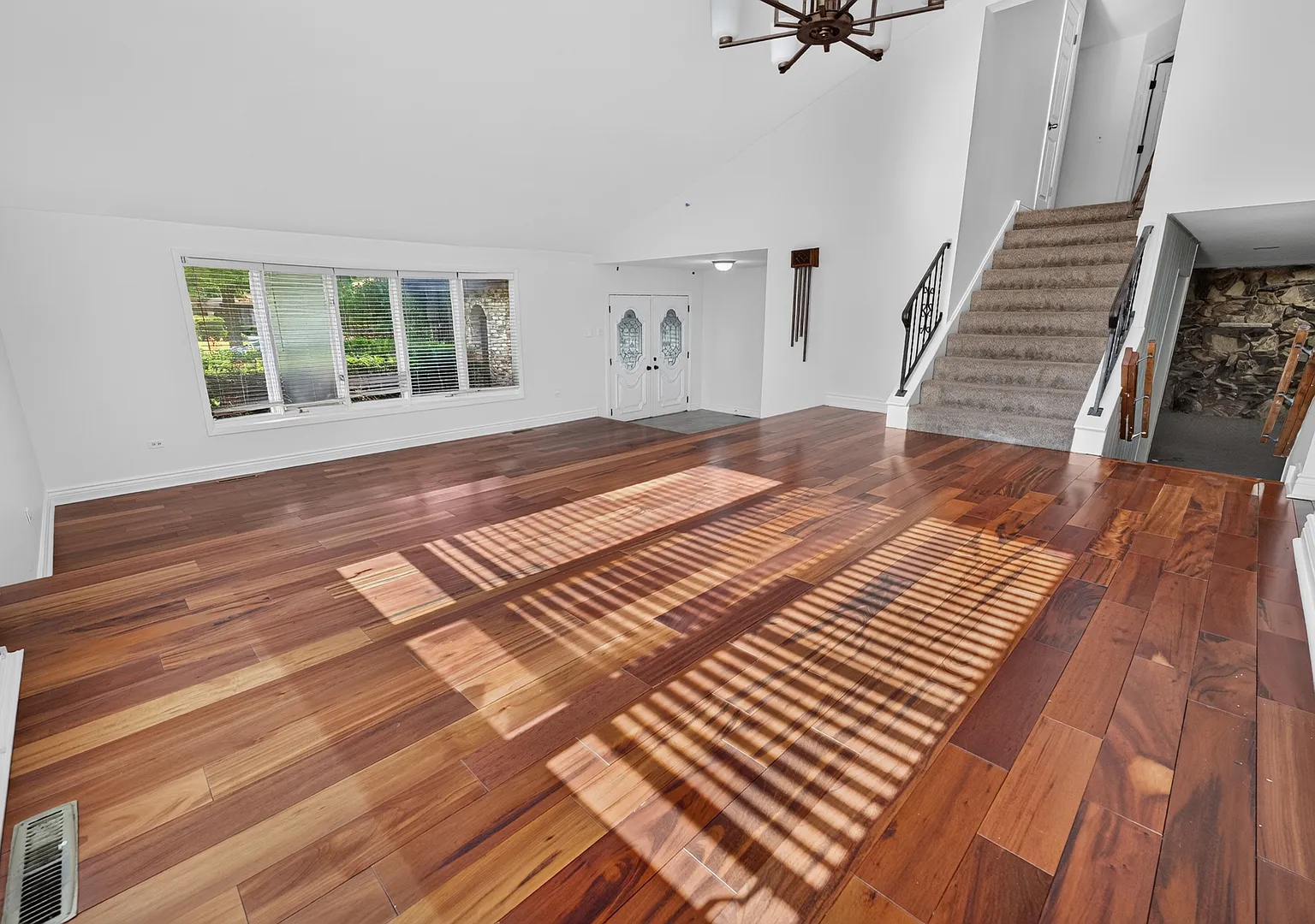 3 bed, 2.5 bath, 2628 sqft, $3,500 — Photo 4