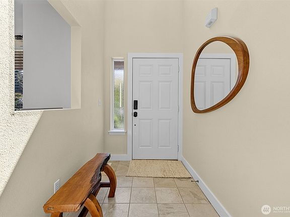 5th image of 19109 206th Street E