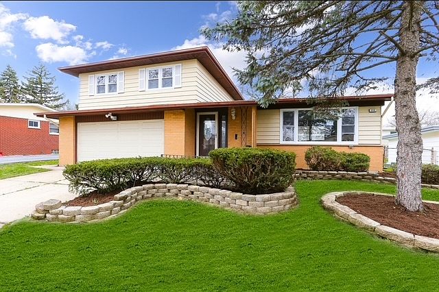 1st image of 214 N Pleasant Dr