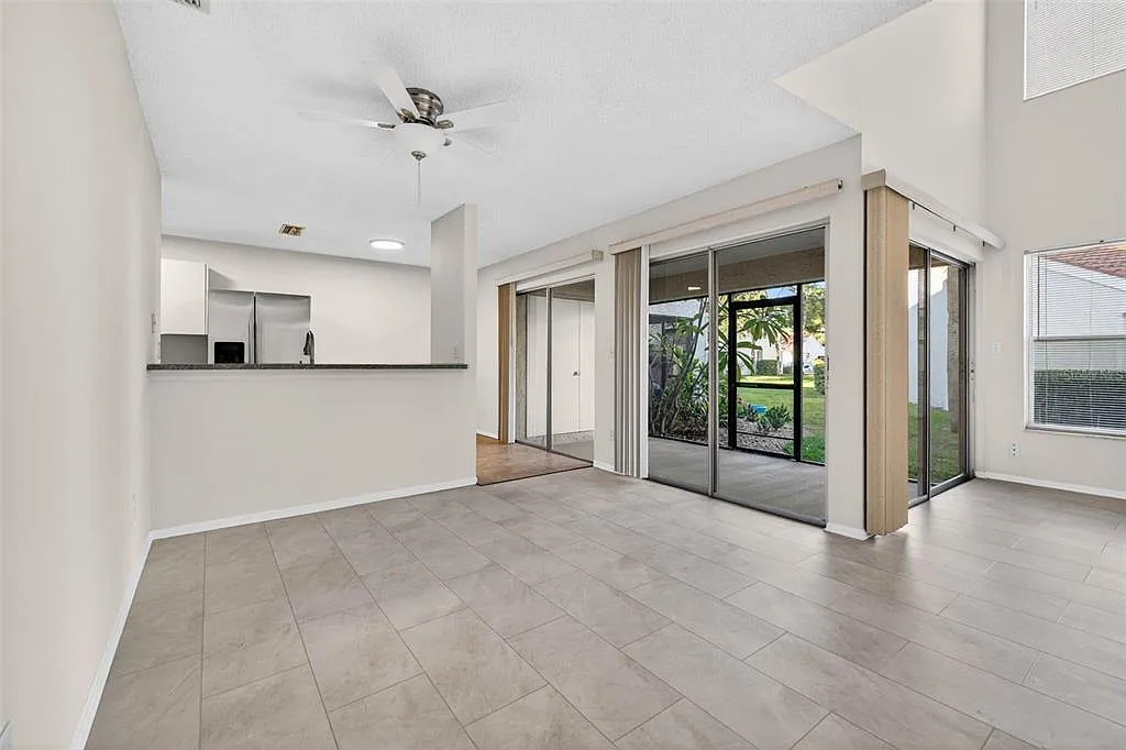 2 bed, 2.5 bath, 1210 sqft, $3,000 — Photo 3