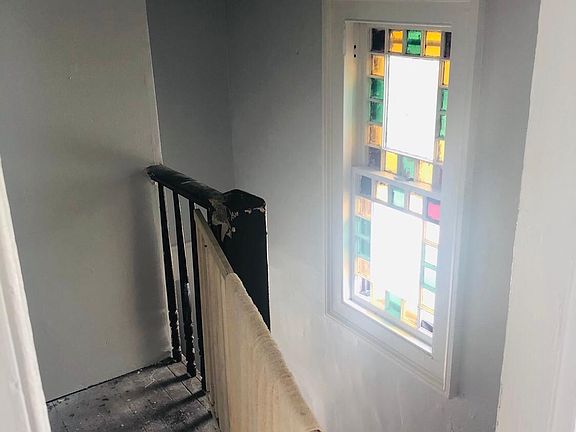 5th image of 212 Rosette St