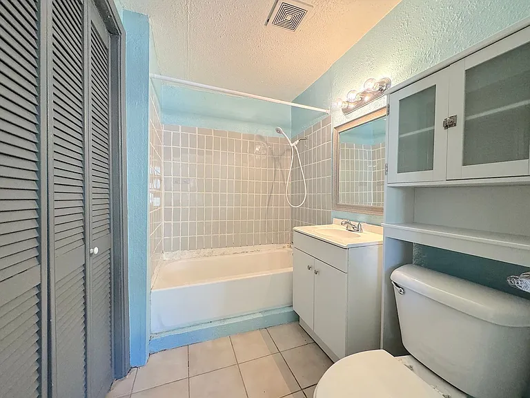 2525 Idalia Ave #B — Photo 11