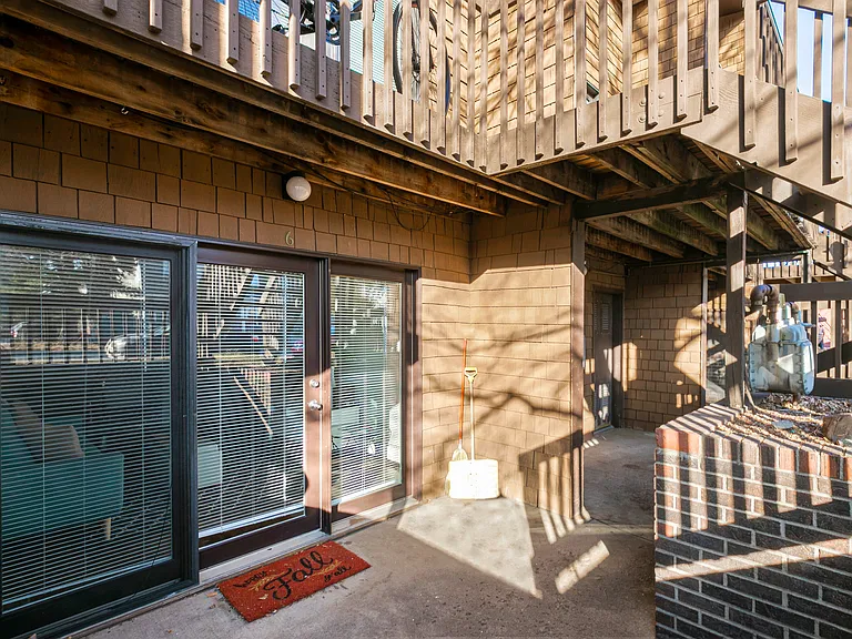 2355 Grove St #6 — Photo 3