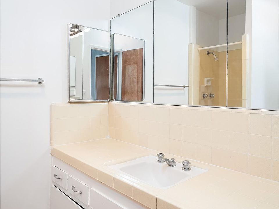 1st image of 11511 Ohio Ave APT 6