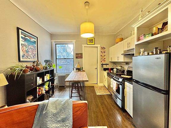 2nd image of 600 Lincoln Pl #4L