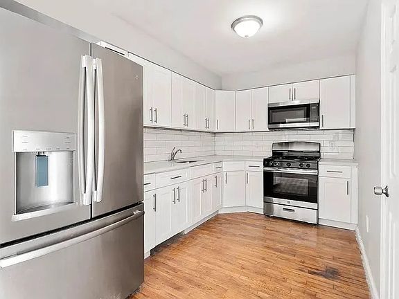 4th image of 3480 Seymour Ave #2D