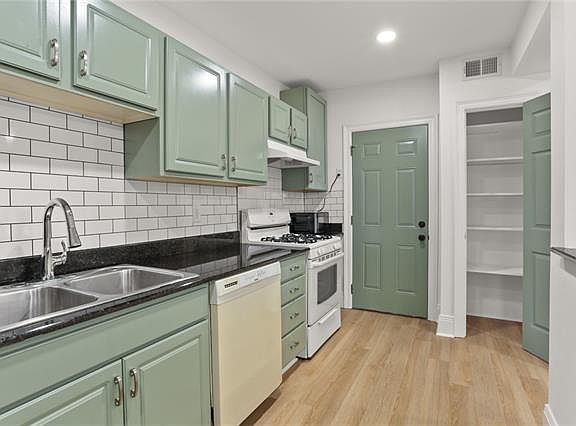 5th image of 323 S Scott St APT B